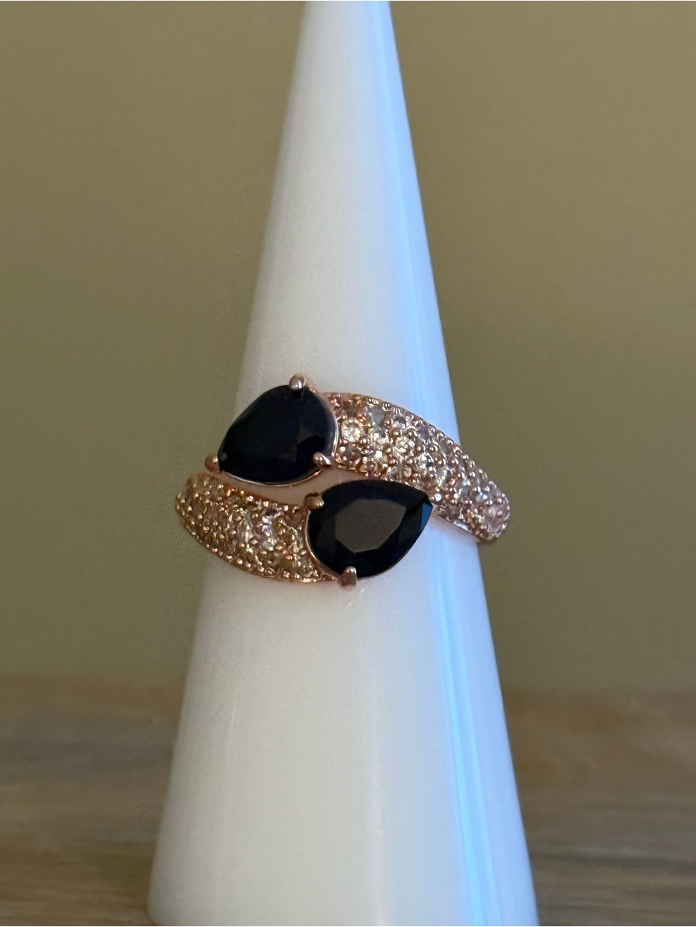 Bomb Party September 2025 Ring “Together In Love’s Embrace” Size 7. Brand New!